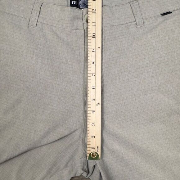 Travis Mathew Men’s Size 40 Performance Golf Shorts Tan Lightweight Casual - Picture 6 of 9